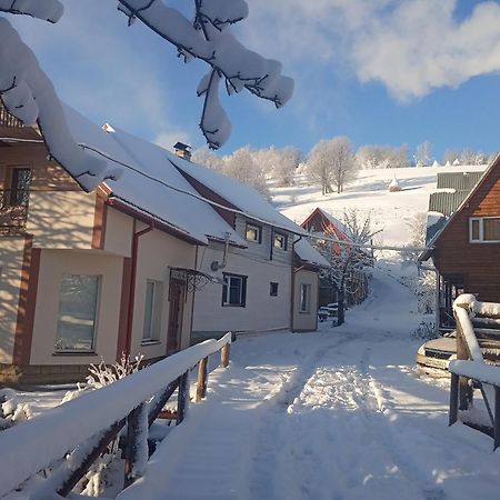 У Олега Hotel Verkhne-Studënyy Exterior foto