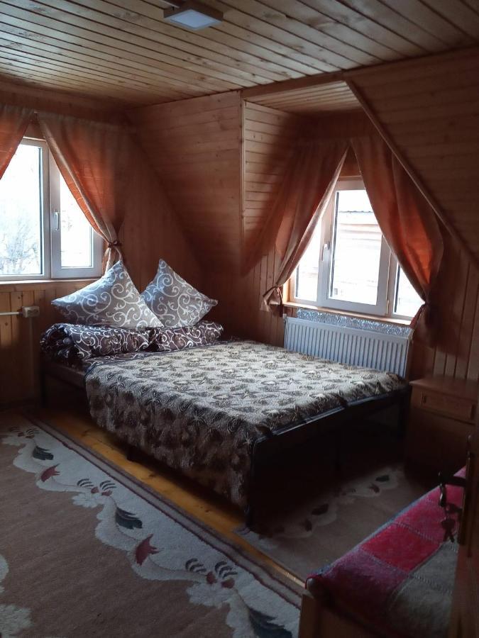 У Олега Hotel Verkhne-Studënyy Quarto foto