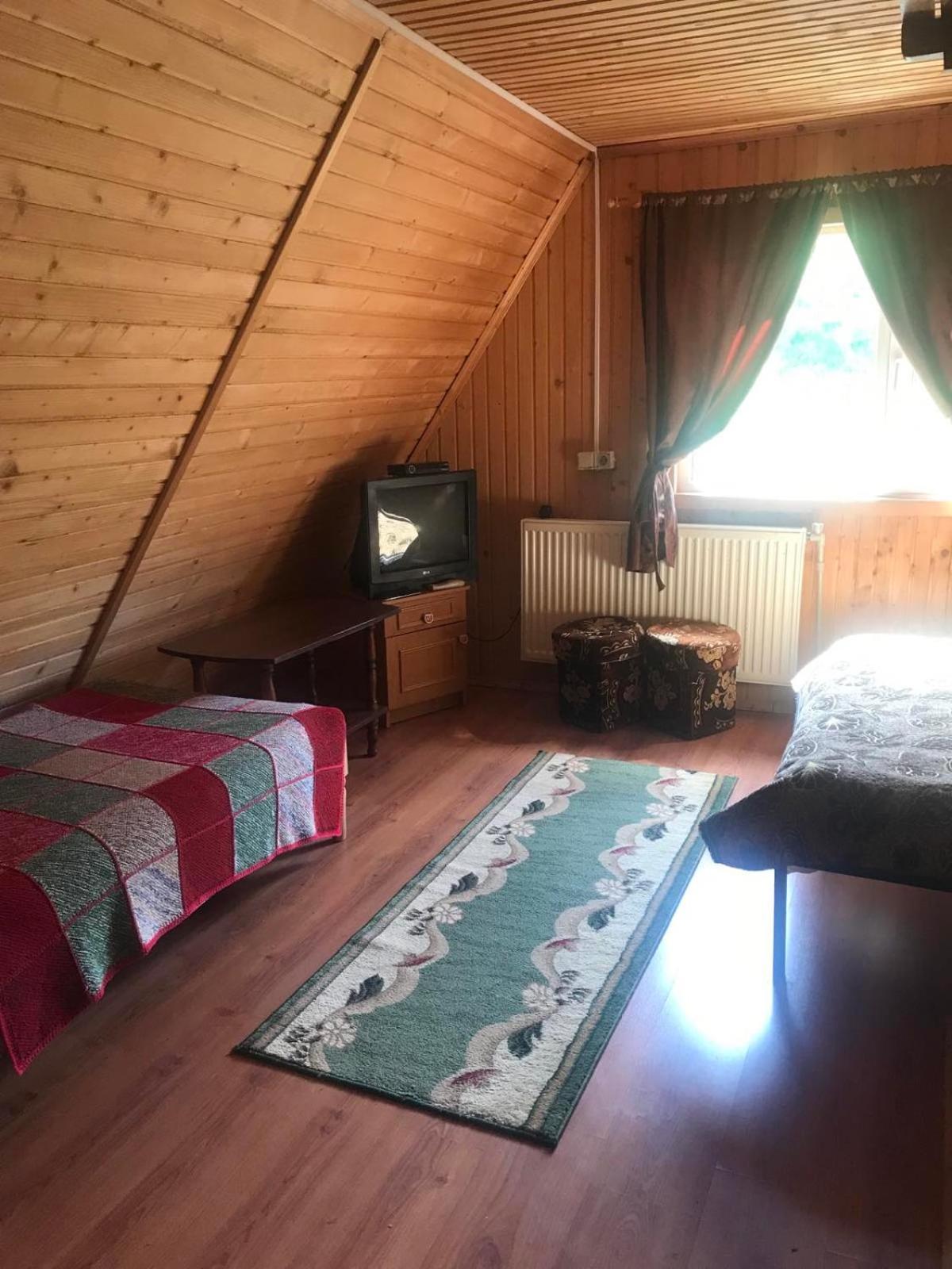 У Олега Hotel Verkhne-Studënyy Exterior foto