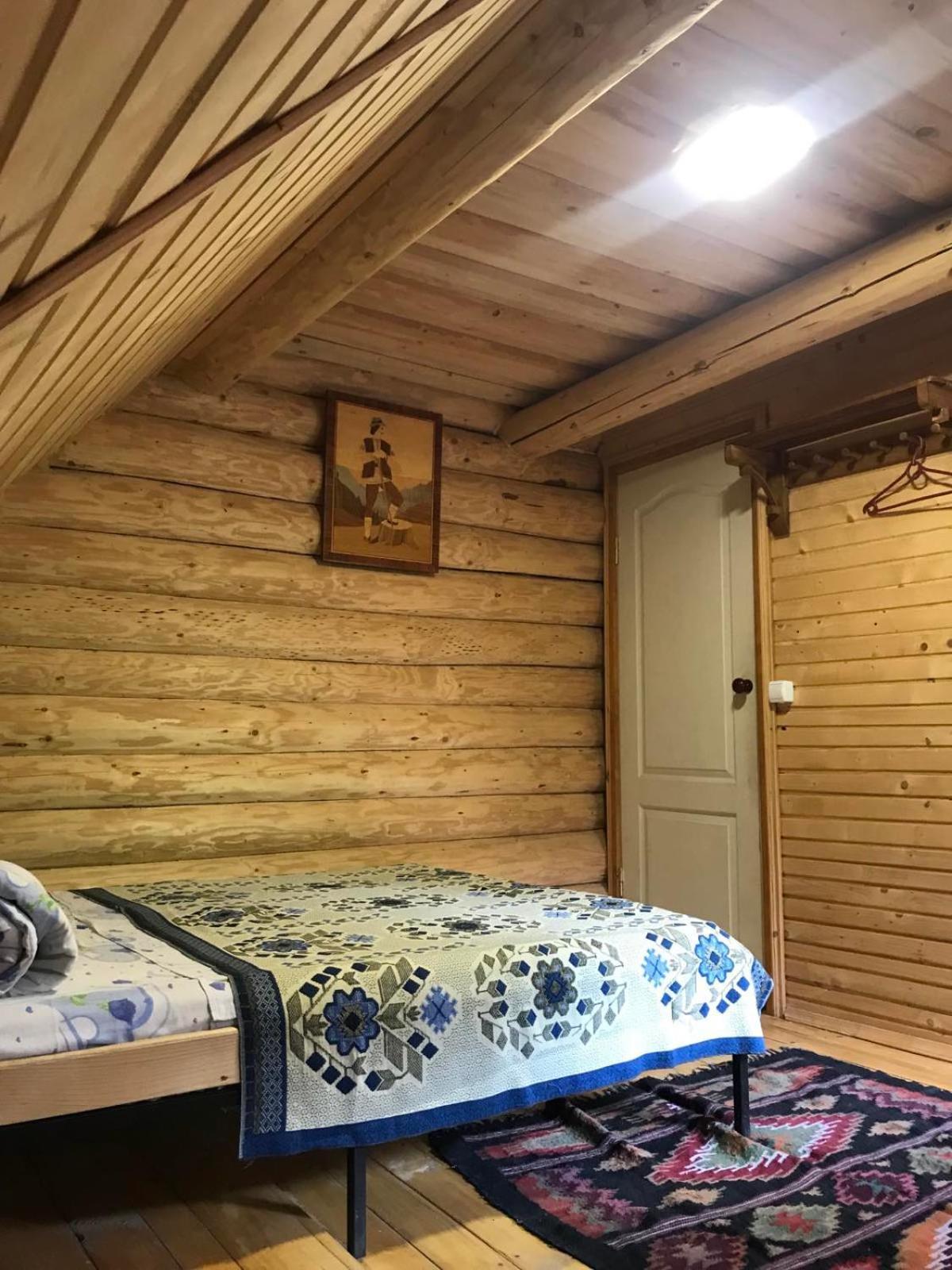 У Олега Hotel Verkhne-Studënyy Exterior foto