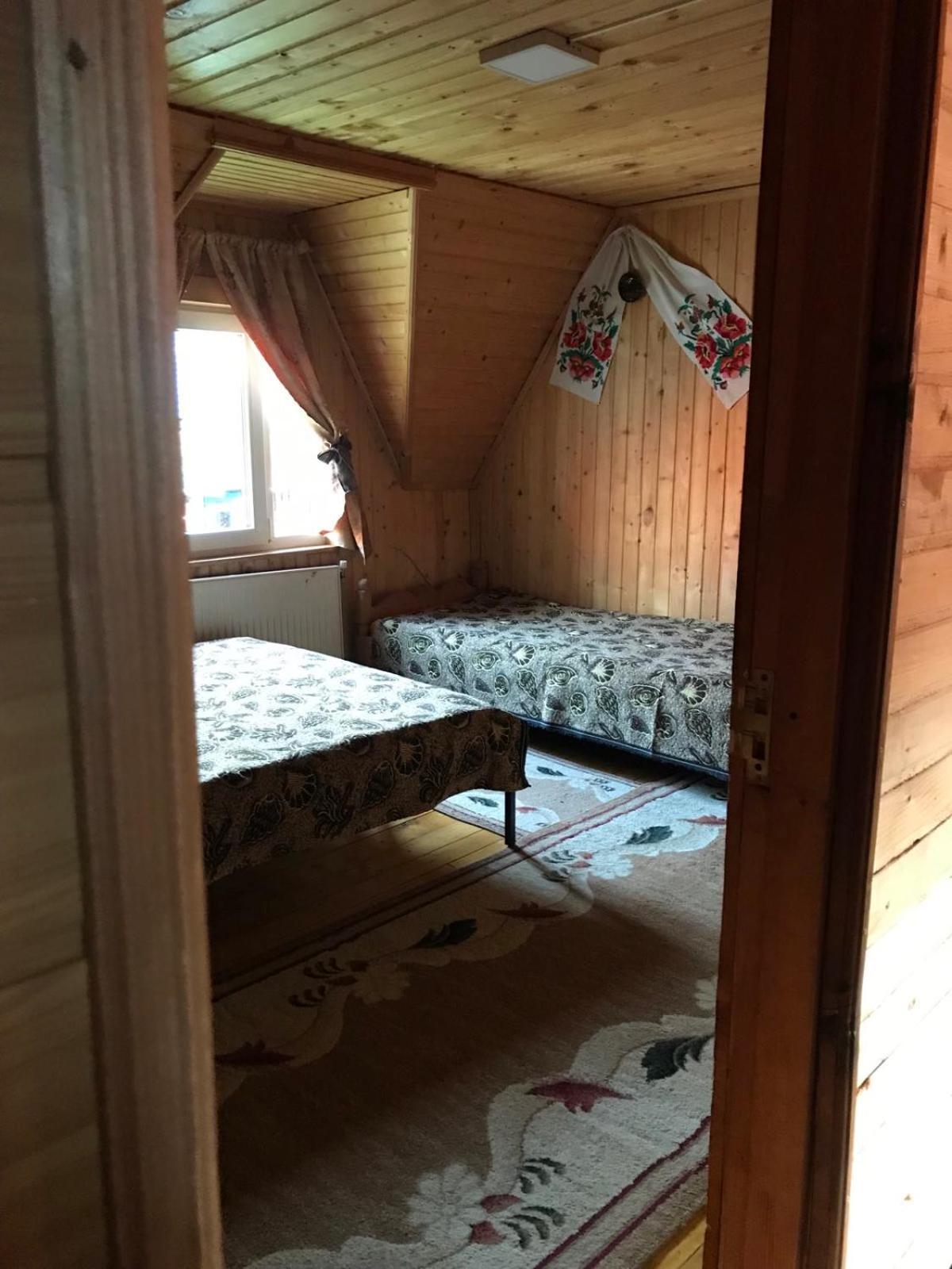 У Олега Hotel Verkhne-Studënyy Exterior foto