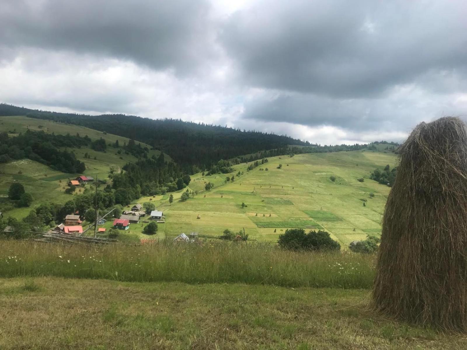 У Олега Hotel Verkhne-Studënyy Exterior foto