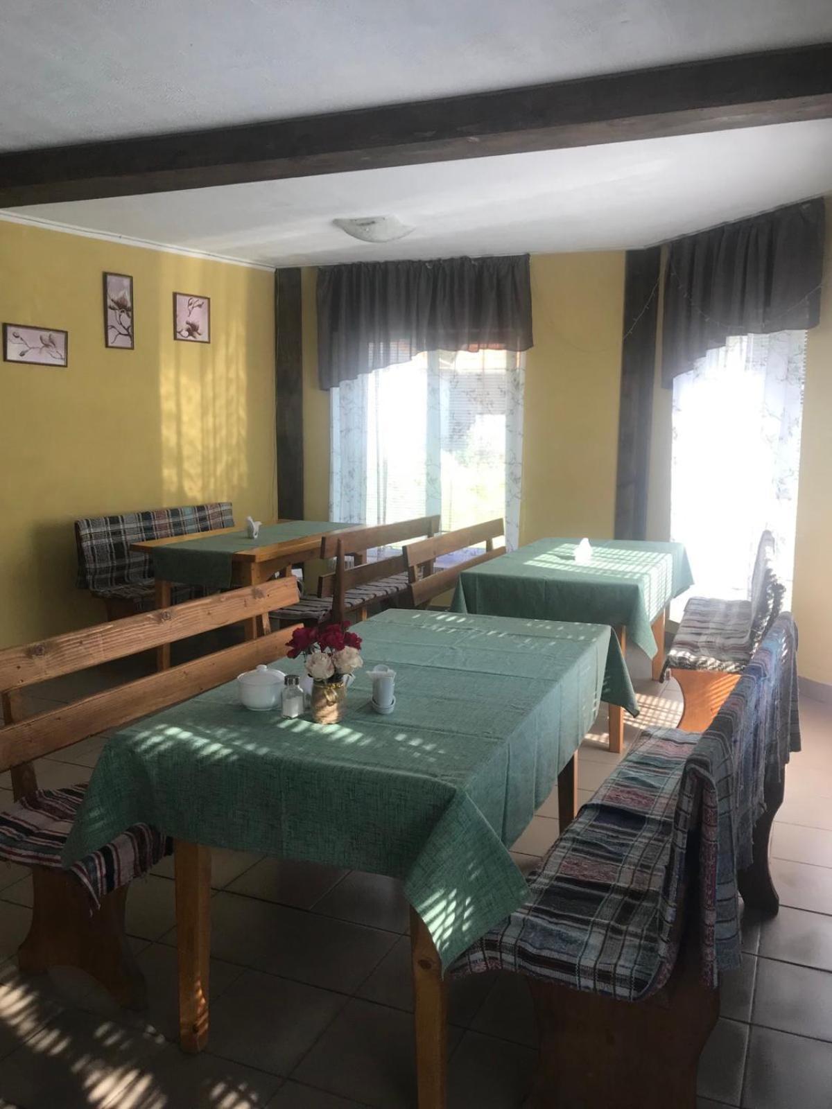 У Олега Hotel Verkhne-Studënyy Exterior foto