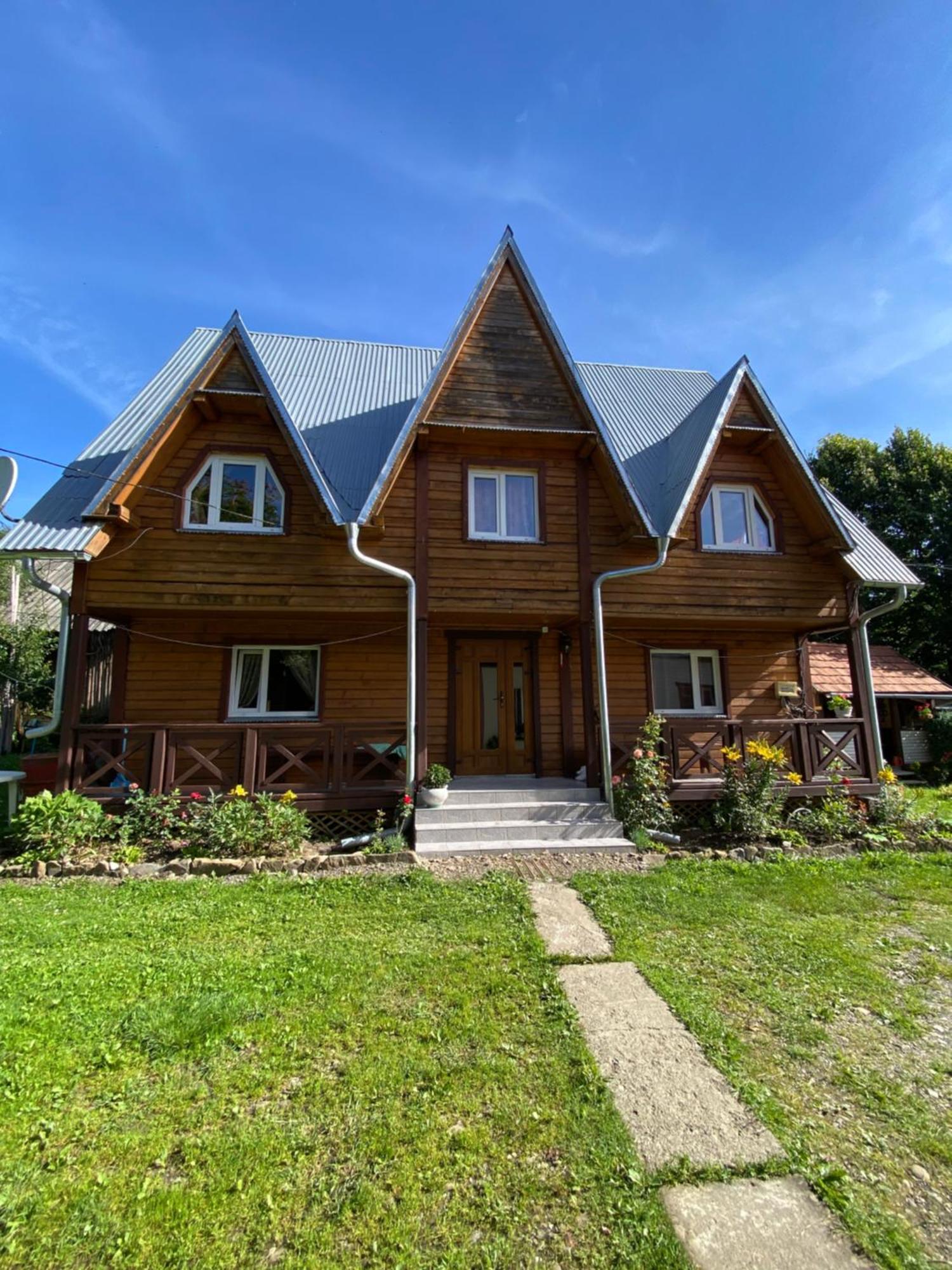 У Олега Hotel Verkhne-Studënyy Exterior foto